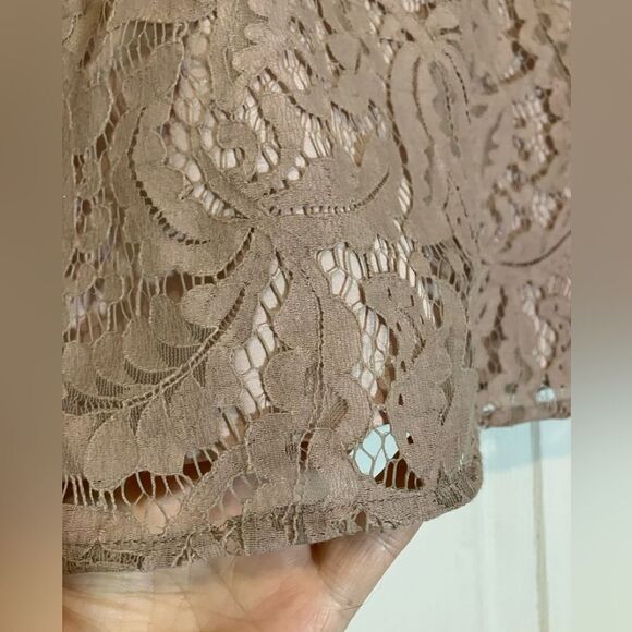 Loft lace with liner skirt, mini, size 8, excellent condition - Picture 2 of 3